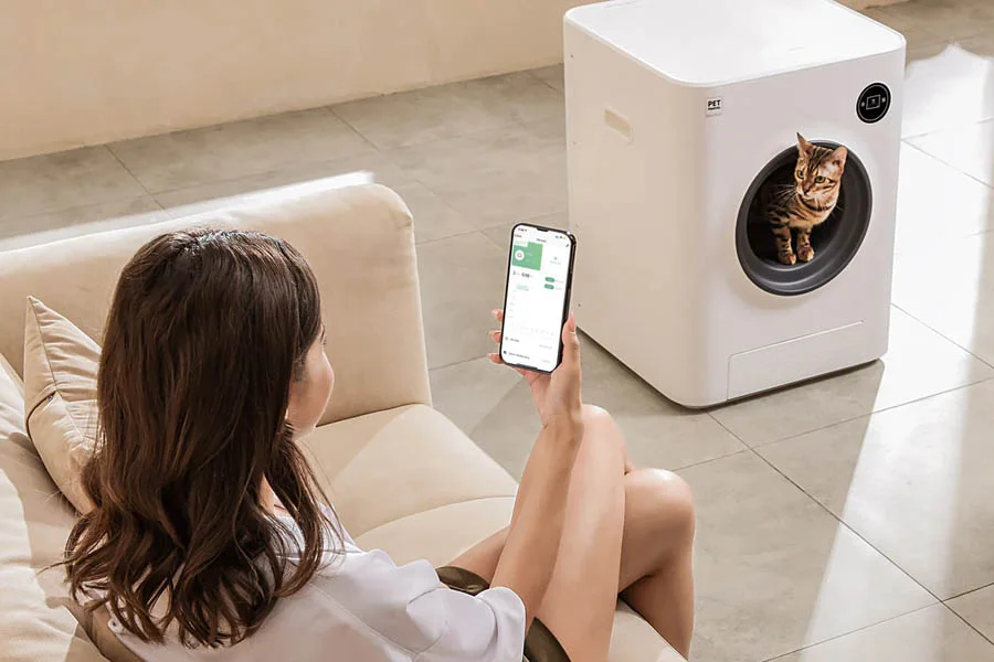 self scooping cat box